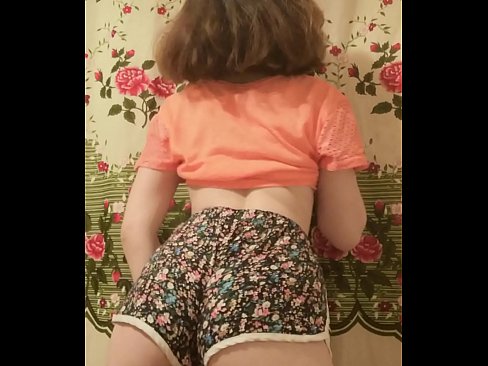❤️ Seksi enom bayek stripping mati dheweke kathok cendhak ing kamera ❤ Seks kualitas ing kita